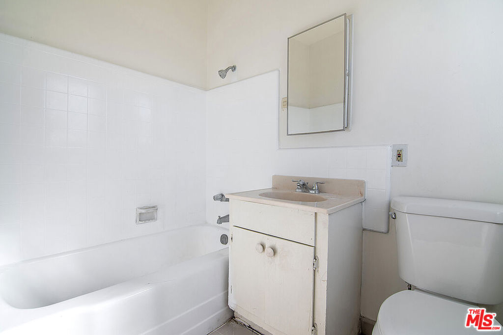 5761 Fair Avenue Property Photo 20