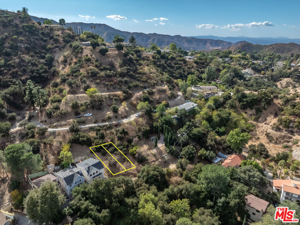 7128 High Cliff Trail Property Photo 3