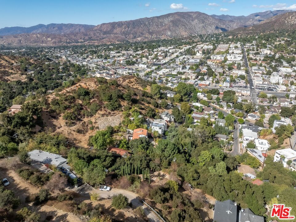 7128 High Cliff Trail Property Photo 5