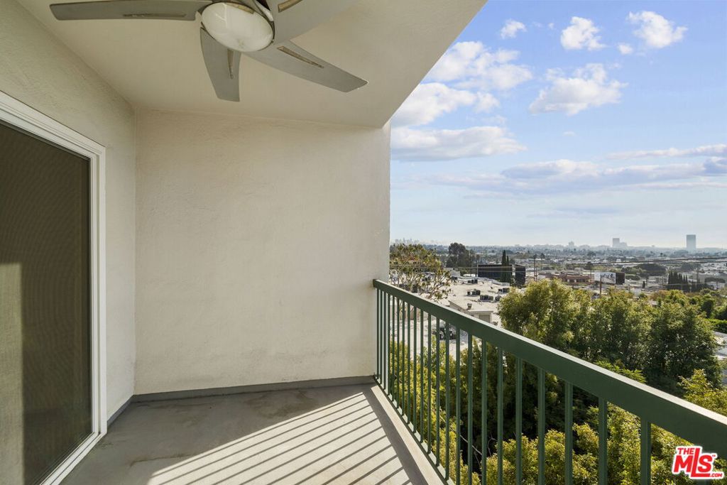 8550 Holloway Drive 405 Property Photo 1