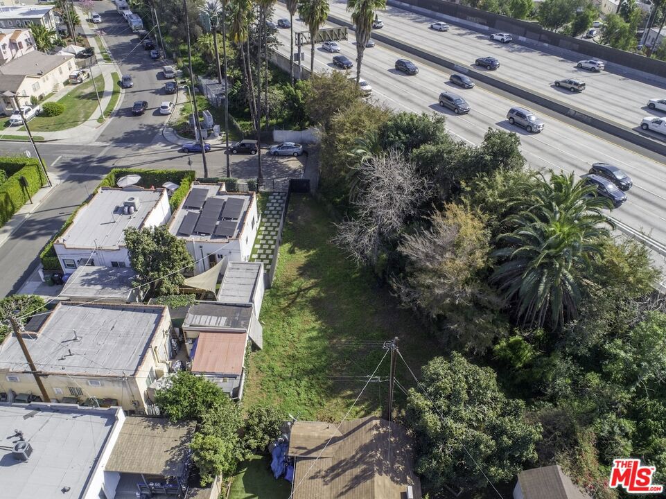 2303 S Palm Grove Drive Property Photo 13