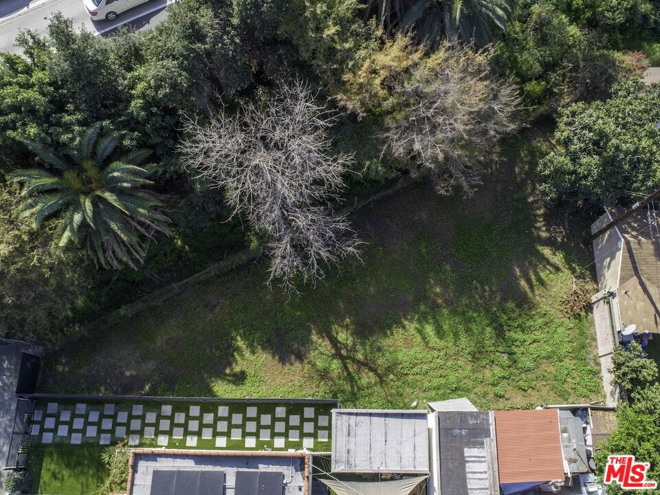 2303 S Palm Grove Drive Property Photo 14