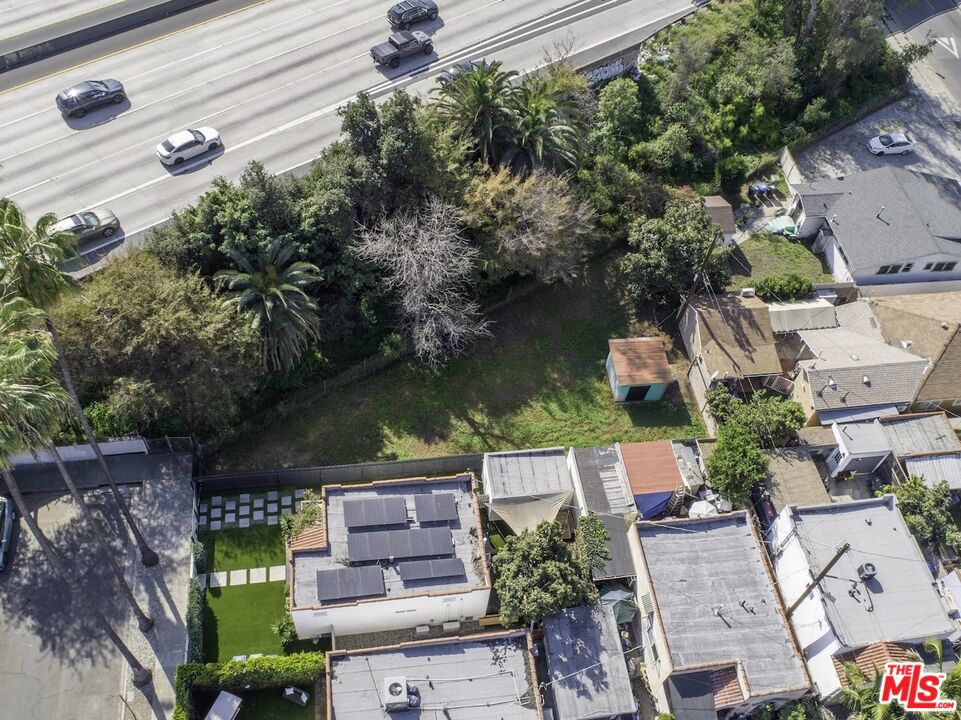 2303 S Palm Grove Drive Property Photo 16