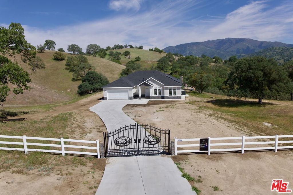 30460 Horsethief Drive Property Photo 1