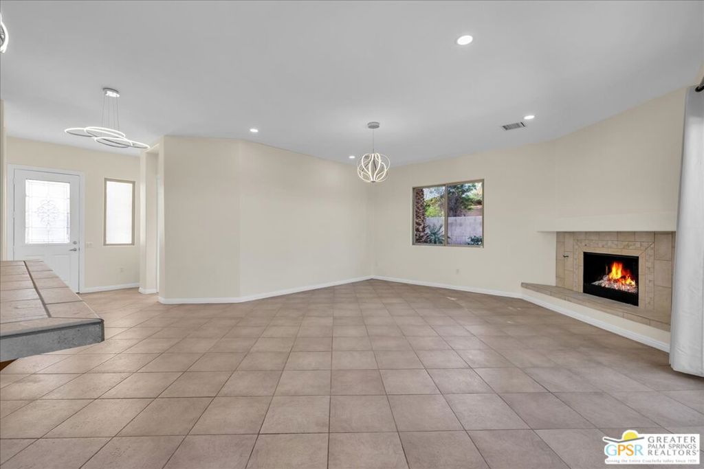 2222 E Wayne Road Property Photo 13