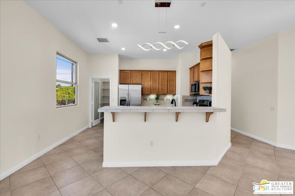 2222 E Wayne Road Property Photo 14