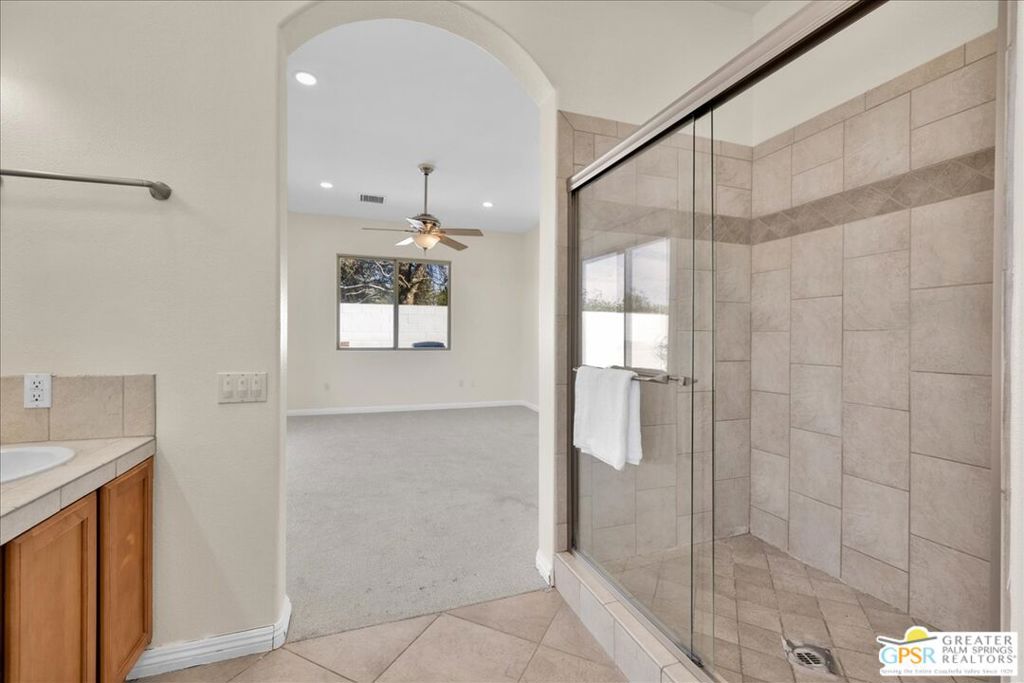 2222 E Wayne Road Property Photo 25