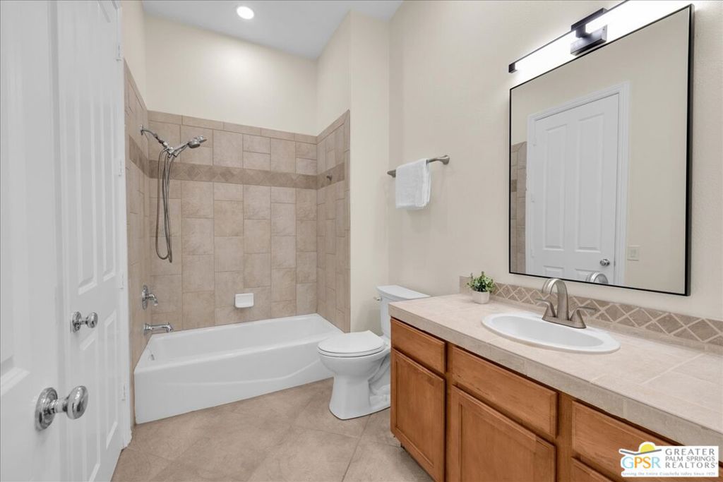 2222 E Wayne Road Property Photo 30