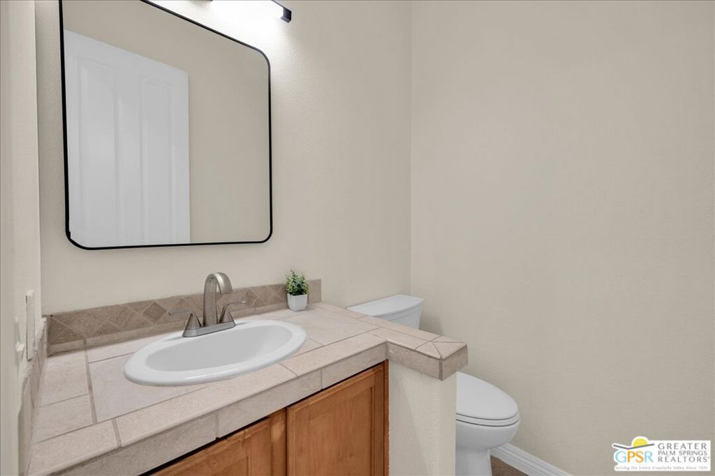2222 E Wayne Road Property Photo 38