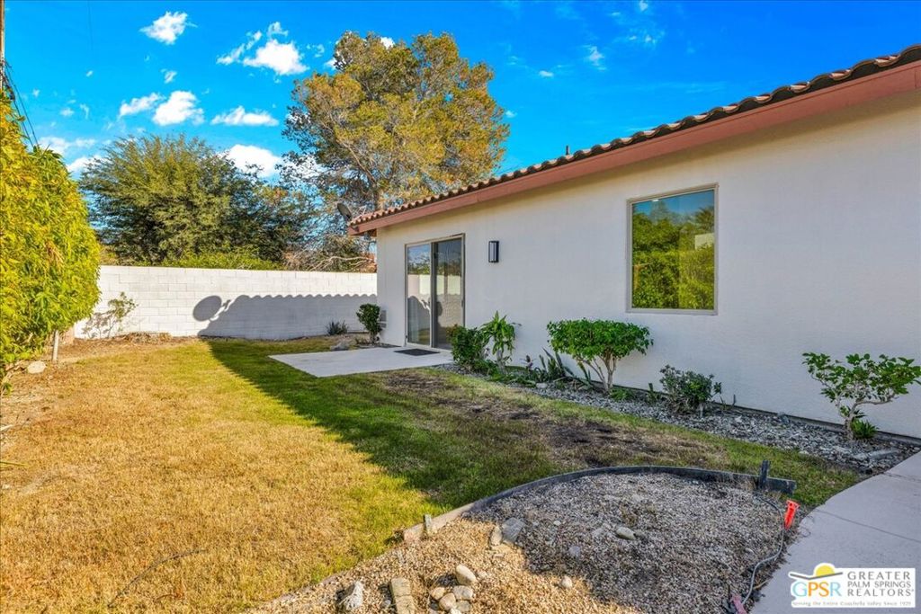 2222 E Wayne Road Property Photo 45