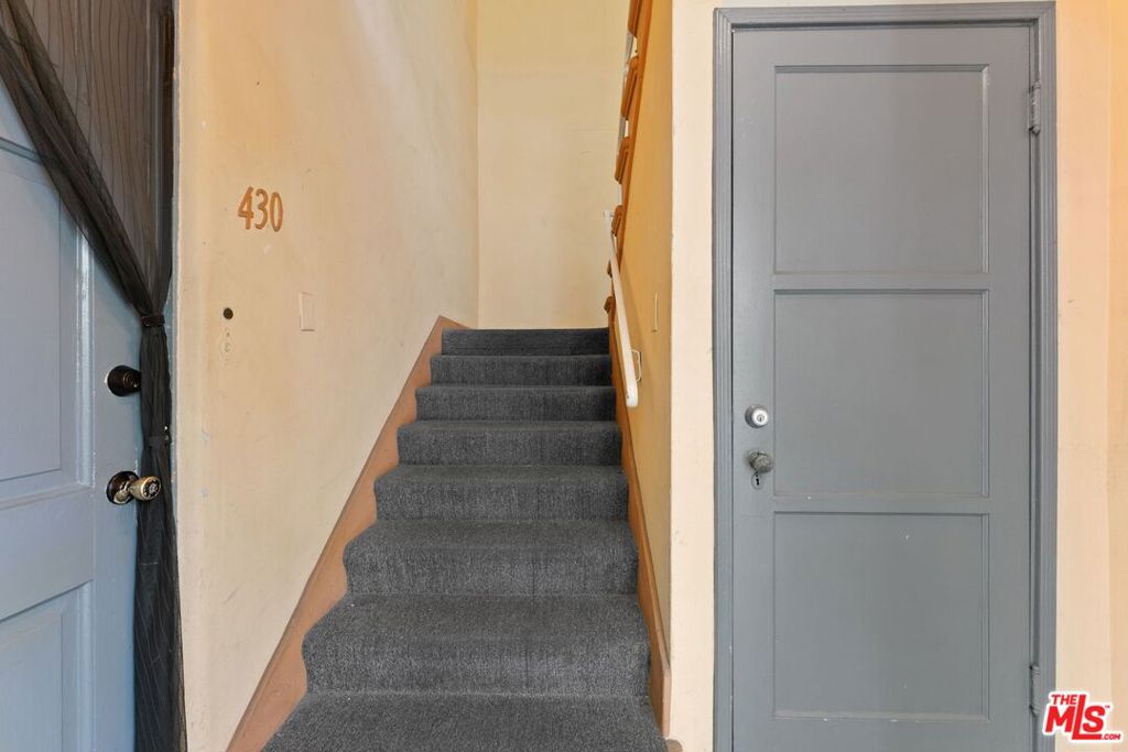 428 N Genesee Avenue Property Photo 13