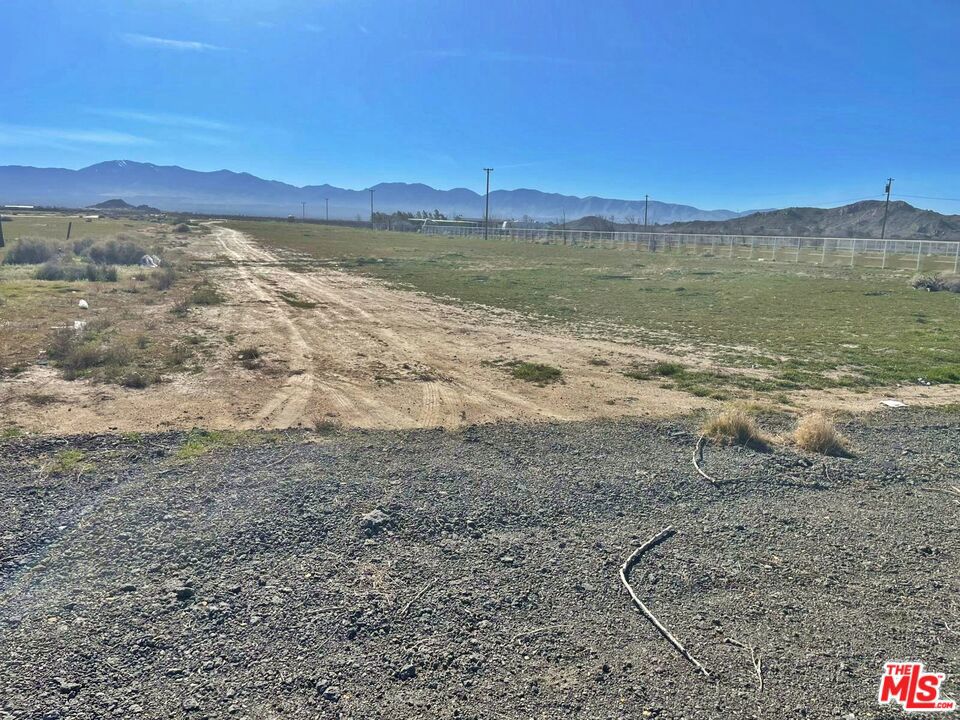 18468 E Ave O Property Photo 2