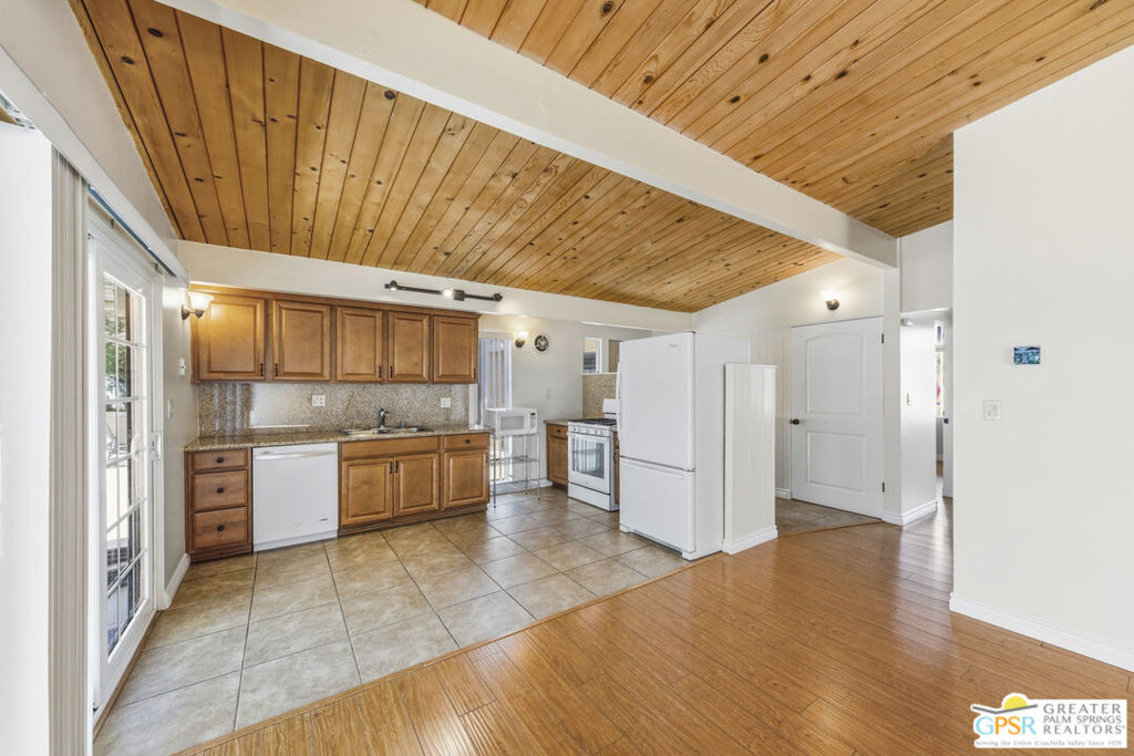 889 E Janet Circle Property Photo 11