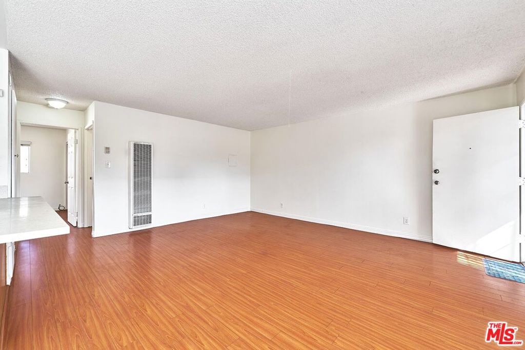 1056 Dewey Avenue Property Photo 6