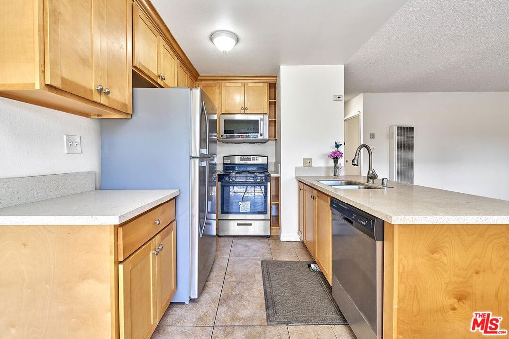 1056 Dewey Avenue Property Photo 10