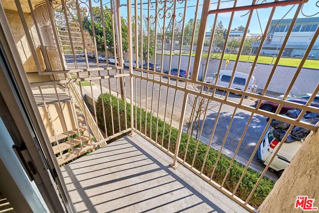 1056 Dewey Avenue Property Photo 16