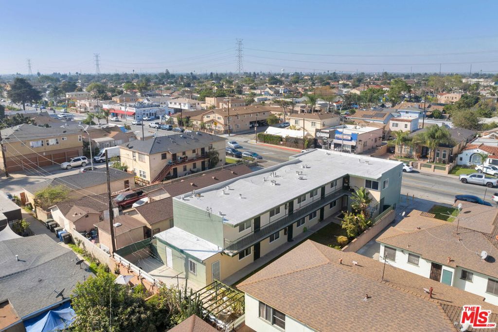 7512 California Avenue Property Photo 8