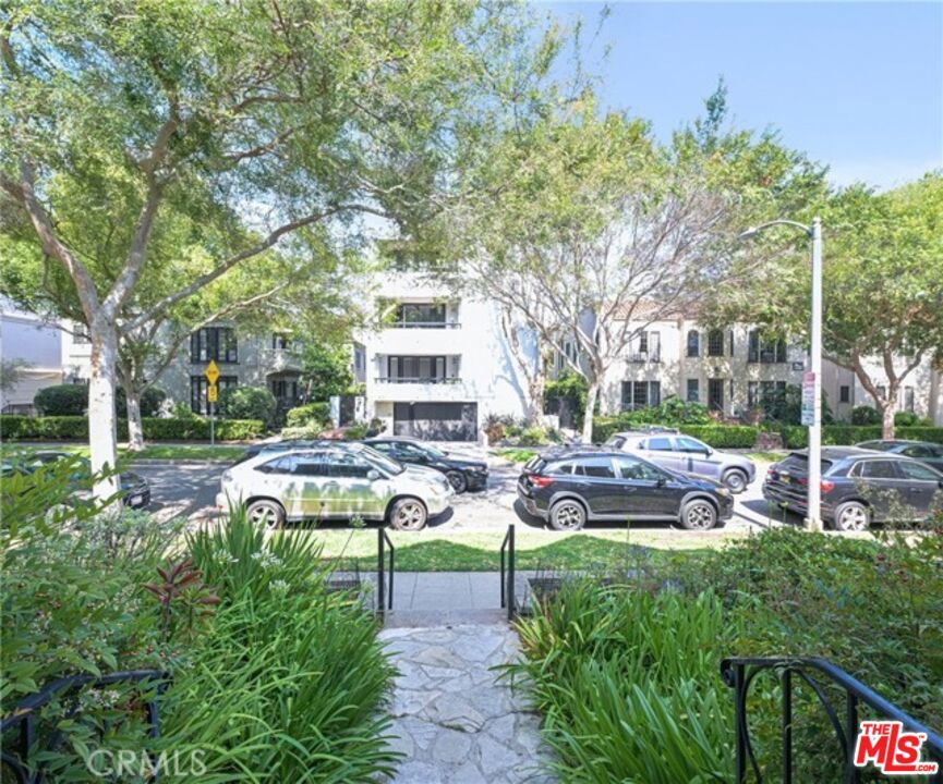 149 S Crescent Drive D Property Photo 1