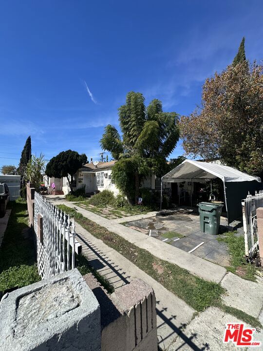 8611 Elm Street Property Photo 2