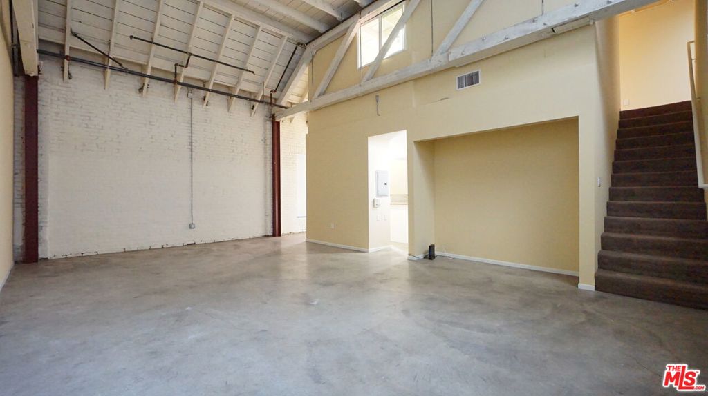 922 W 23rd Street 103 Property Photo 10