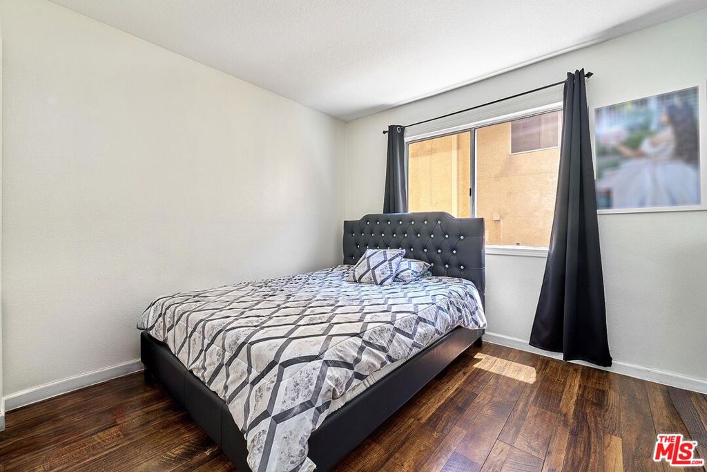 7045 Woodley Avenue 110 Property Photo 18