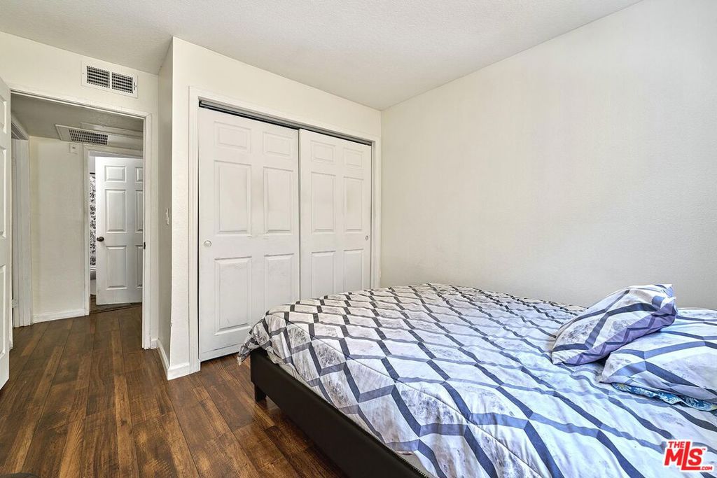 7045 Woodley Avenue 110 Property Photo 19