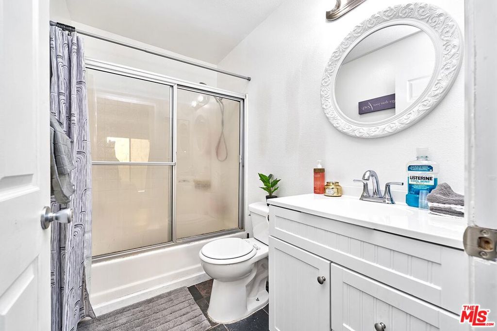 7045 Woodley Avenue 110 Property Photo 20