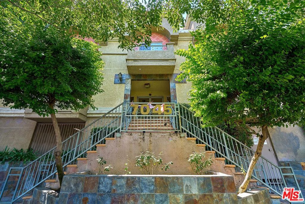 7045 Woodley Avenue 110 Property Photo 22