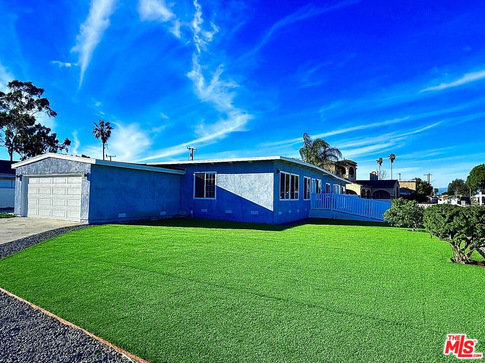 431 S Tajauta Avenue Property Photo 3