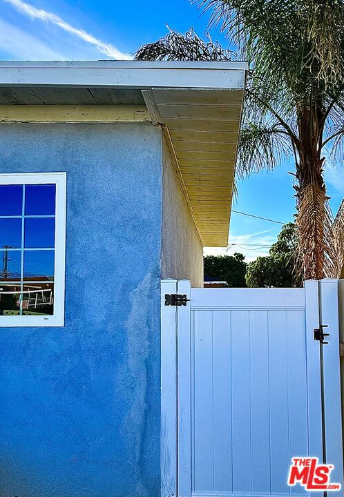 431 S Tajauta Avenue Property Photo 8