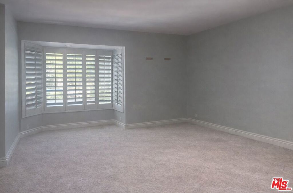 917 Oxford Way Property Photo 16