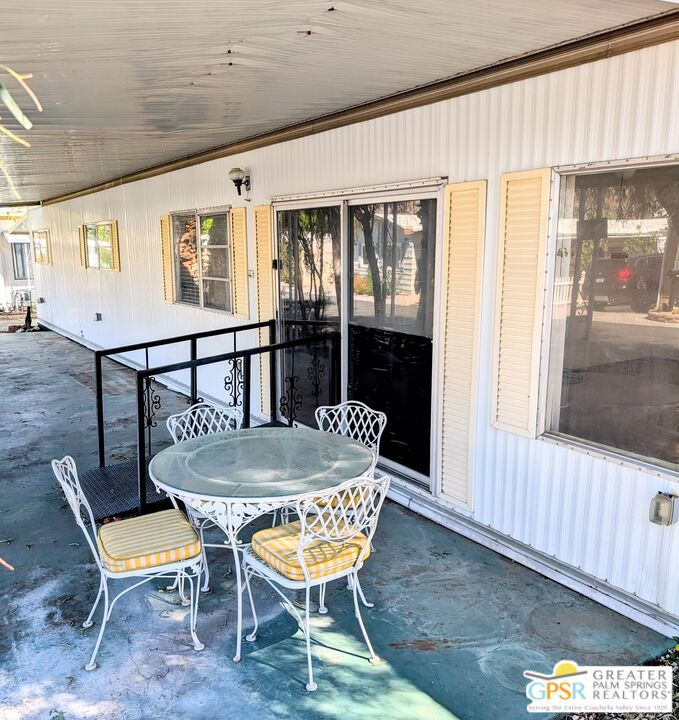 266 Araby Street Property Photo 2