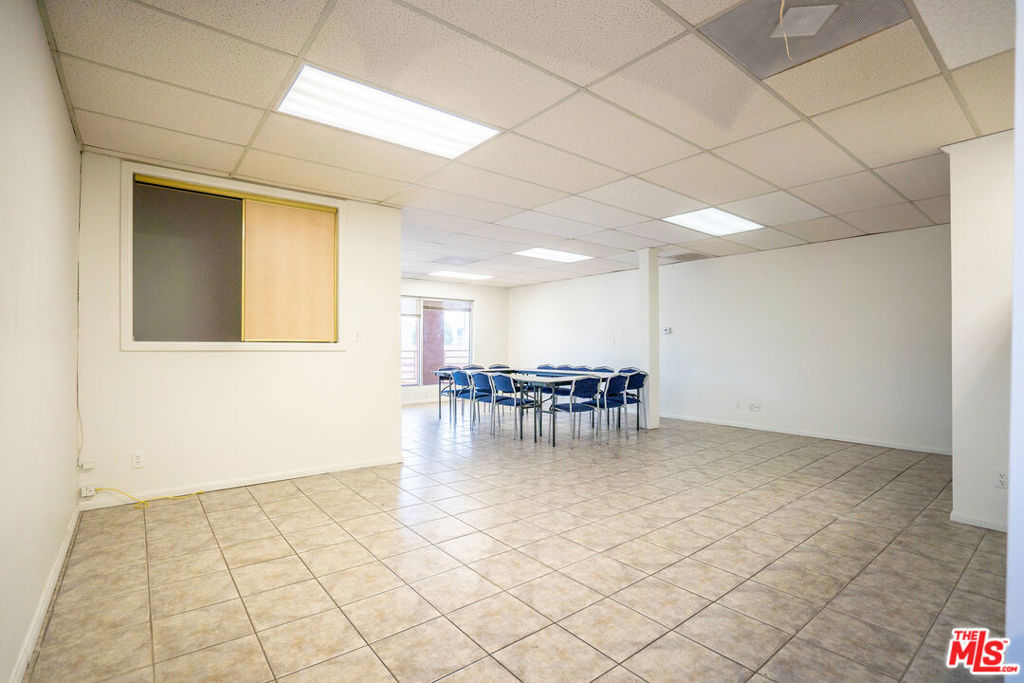 2911 Beverly Blvd 203 Property Photo 5
