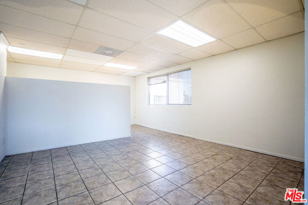 2911 Beverly Blvd 203 Property Photo 11