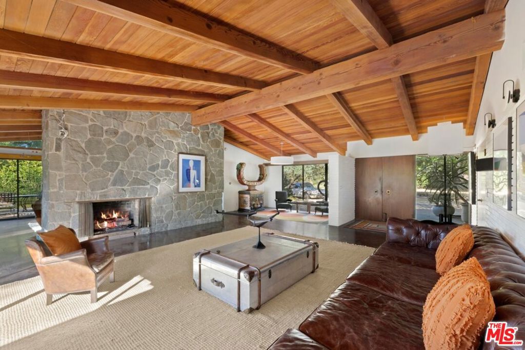 4750 Encino Avenue Property Photo 43