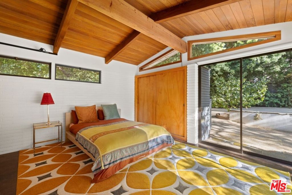 4750 Encino Avenue Property Photo 49