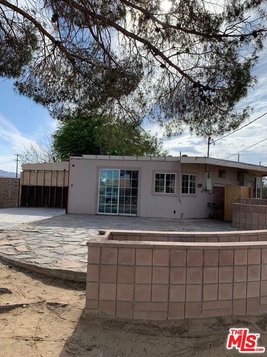 5059 1st Street Property Photo 2