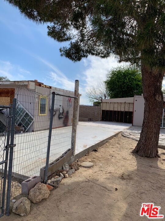 5059 1st Street Property Photo 4
