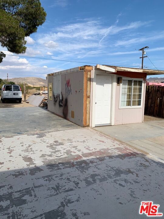 5059 1st Street Property Photo 5