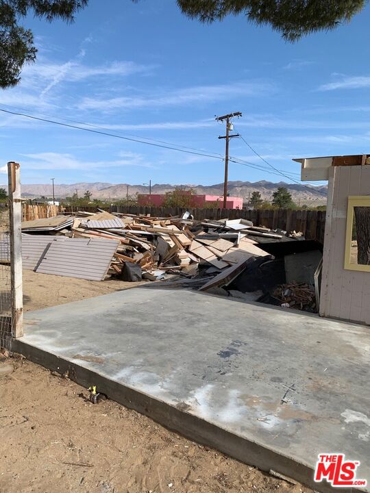 5059 1st Street Property Photo 6