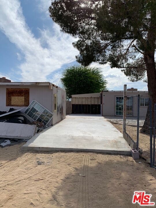 5059 1st Street Property Photo 3
