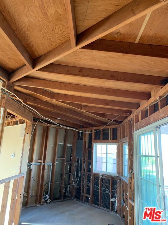 5059 1st Street Property Photo 9
