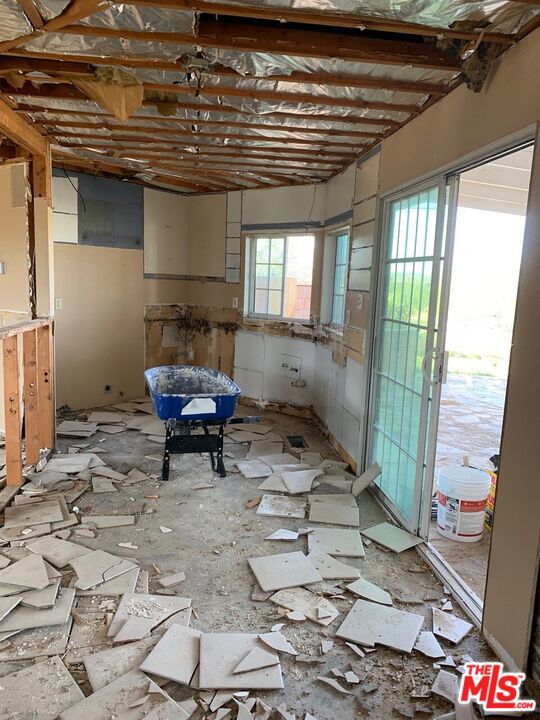 5059 1st Street Property Photo 11