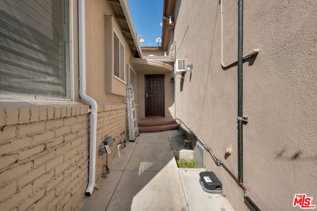 4316 Edenhurst Avenue Property Photo 8