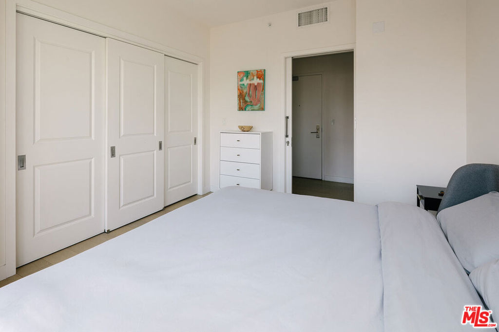 400 S Broadway 1001 Property Photo 16