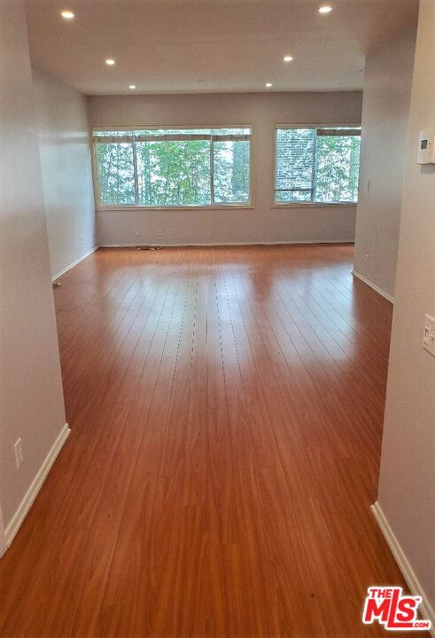 435 N Palm Drive 202 Property Photo 12