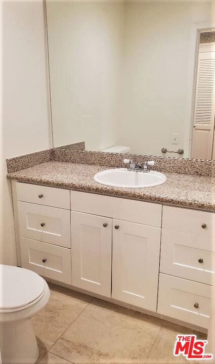 435 N Palm Drive 202 Property Photo 16