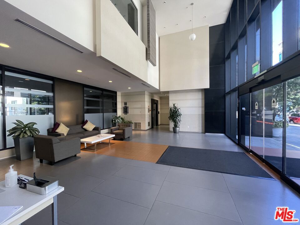 1234 Wilshire Boulevard 235 Property Photo 2