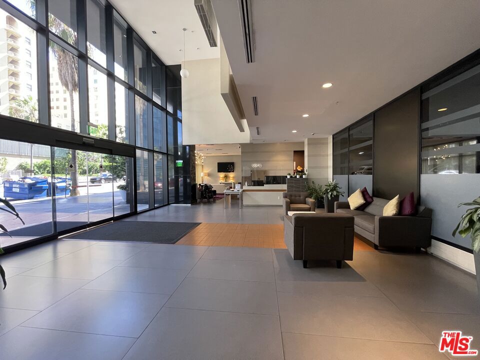 1234 Wilshire Boulevard 235 Property Photo 4