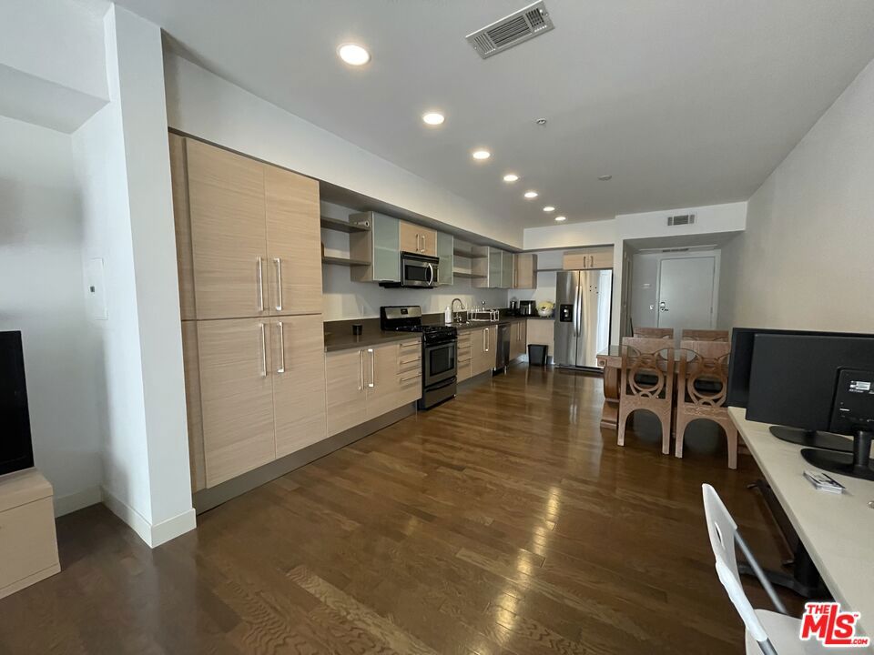 1234 Wilshire Boulevard 235 Property Photo 8